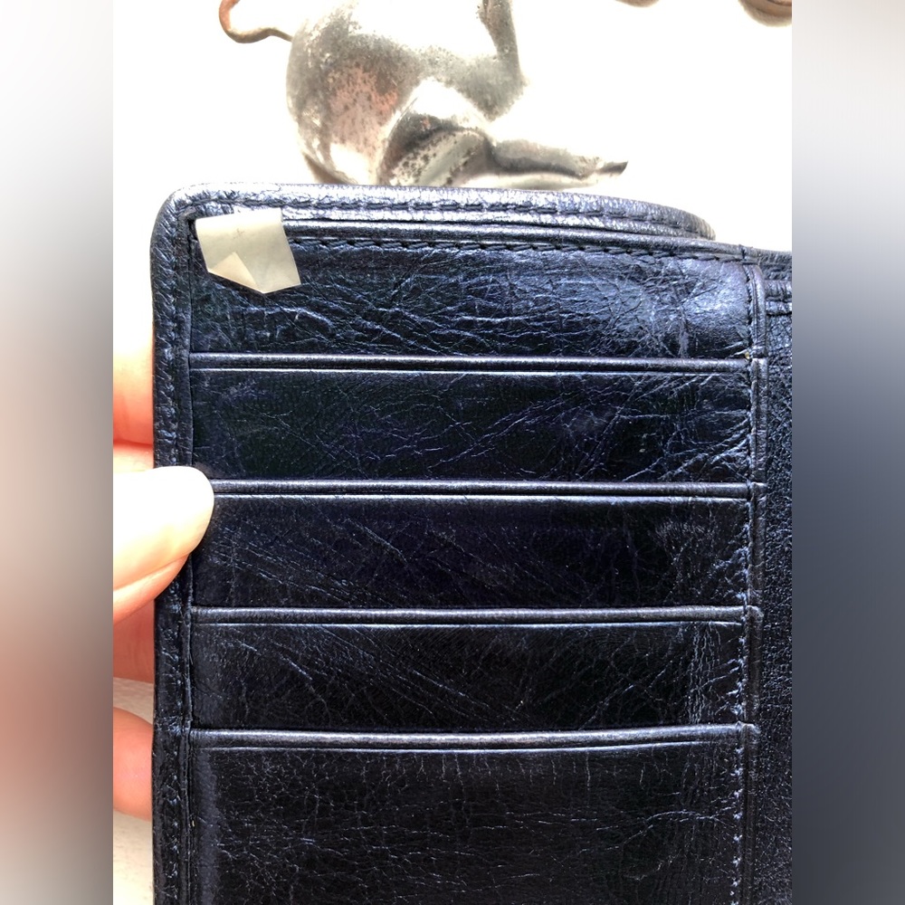Isabella Fiore 100% leather wallet - metallic blue - rare hard to find - Picture 16 of 17